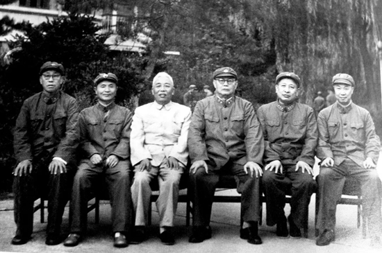 1963年，军科院领导合影。左起余光文、阎揆要、宋时轮、叶剑英、钟期光、孙克骥.jpg