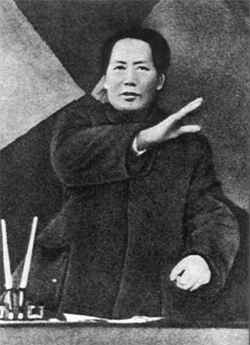七届二中全会要我们学建设，要我们警惕糖衣炮弹