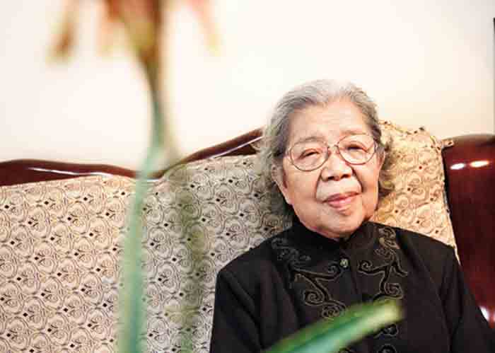 张静芬.jpg